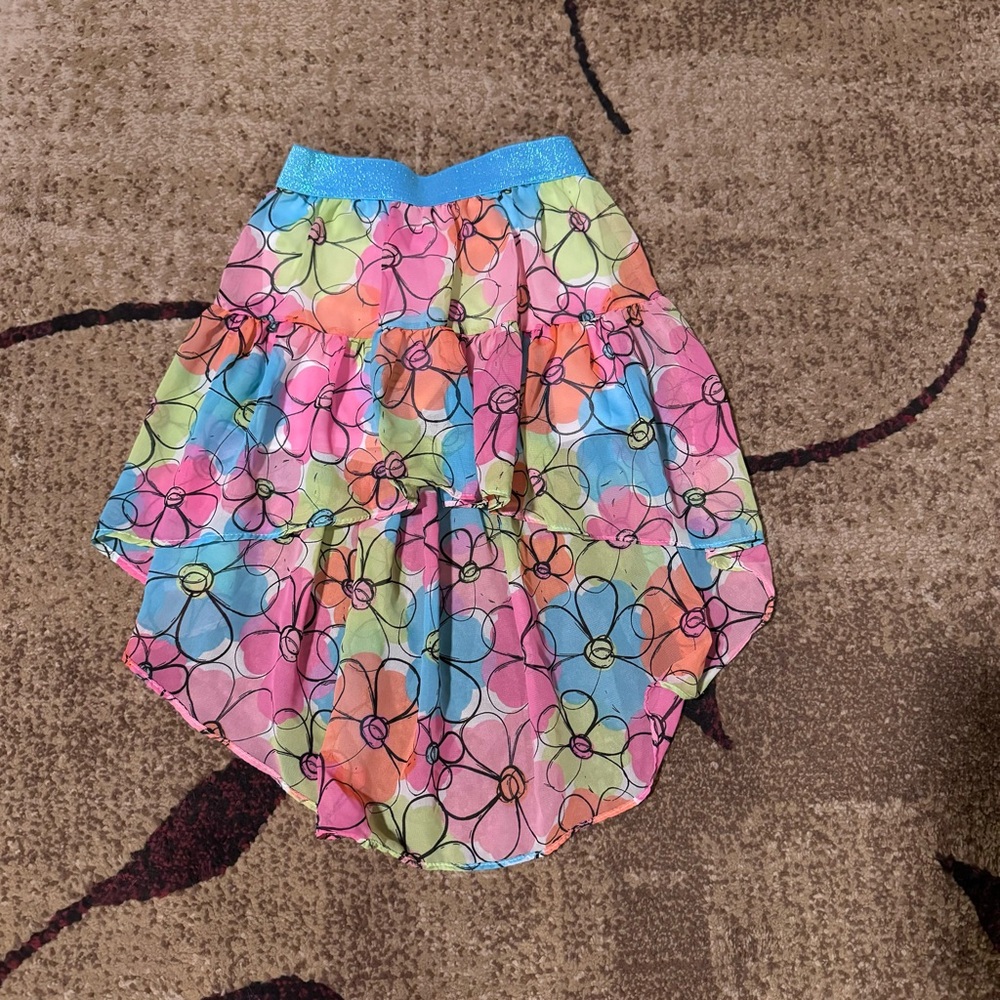 Adorable flower skirt perfect for a fairycore look